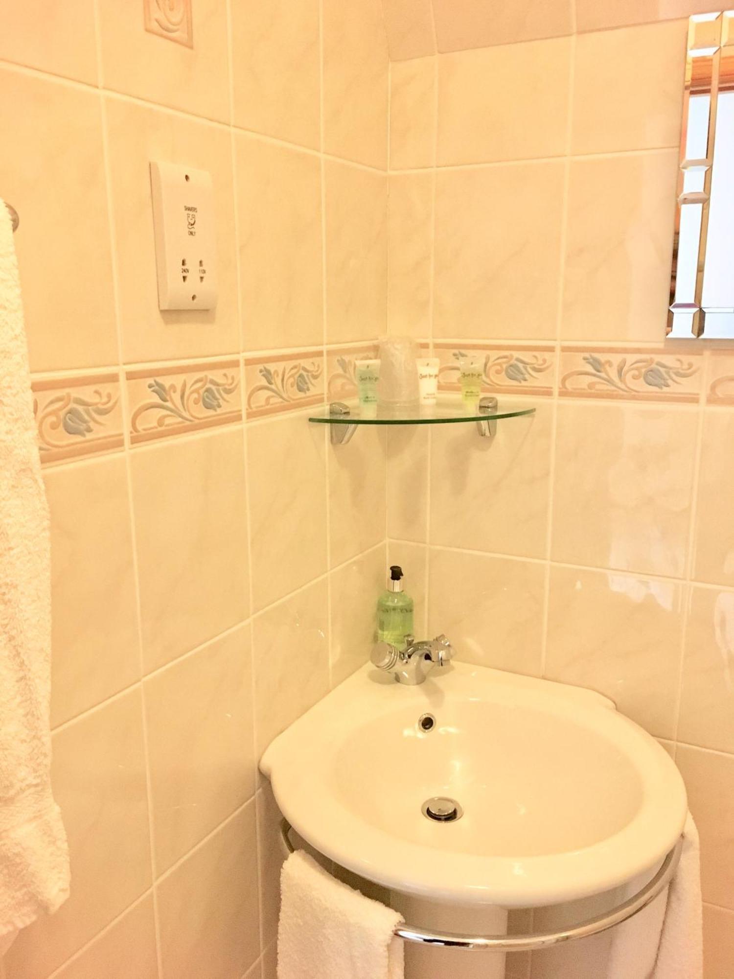 White Cottage B&B North Kessock Экстерьер фото